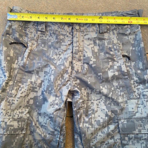 Columbia Digital Camo Snow Pants - Picture 8 of 11